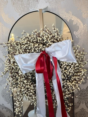 White Berry Angel Wreath